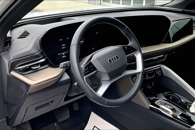 Used 2025 Audi Q5 Premium Plus w/ Premium Plus image 11
