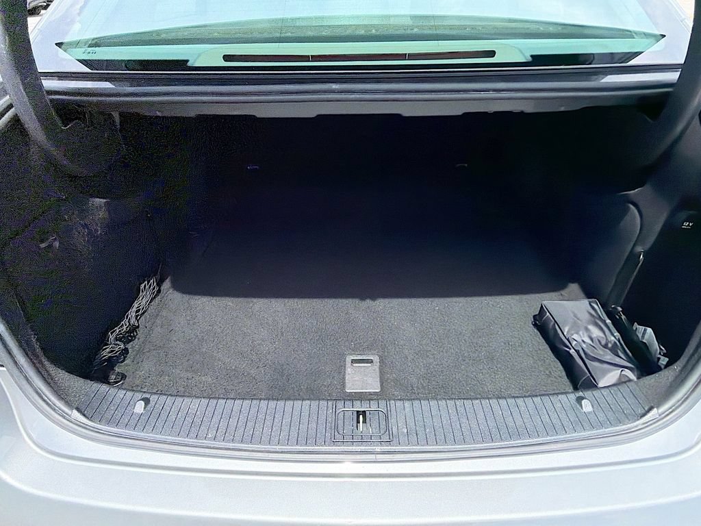 Used 2014 Mercedes-Benz E 350 4MATIC Sedan w/ Premium 1 Package image 11