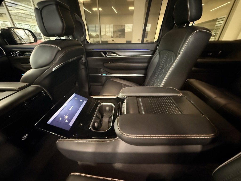 Used 2024 Jeep Grand Wagoneer Series III w/ Quick Order Packagew 28T image 24