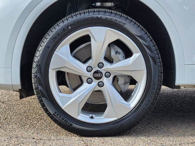 Used 2025 Audi Q5 2.0T Premium Plus w/ Premium Plus Package image 9