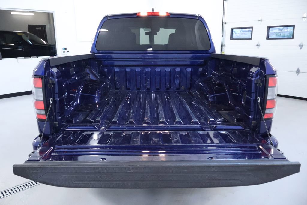 Used 2023 Nissan Frontier SV image 15