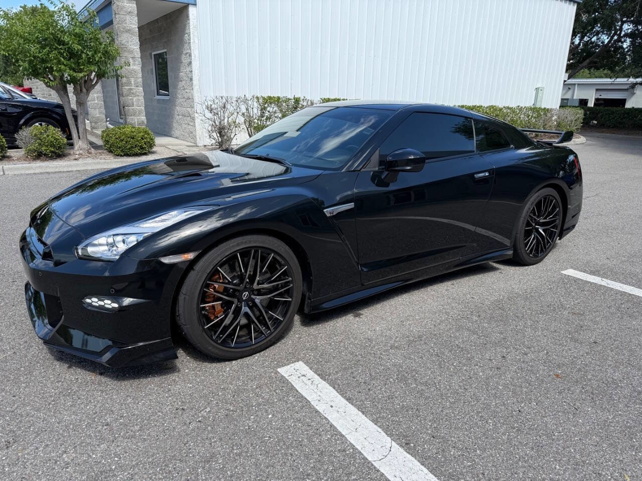 Used 2024 Nissan GT-R Premium w/ Floor Mat Package AWD/4WD image 1
