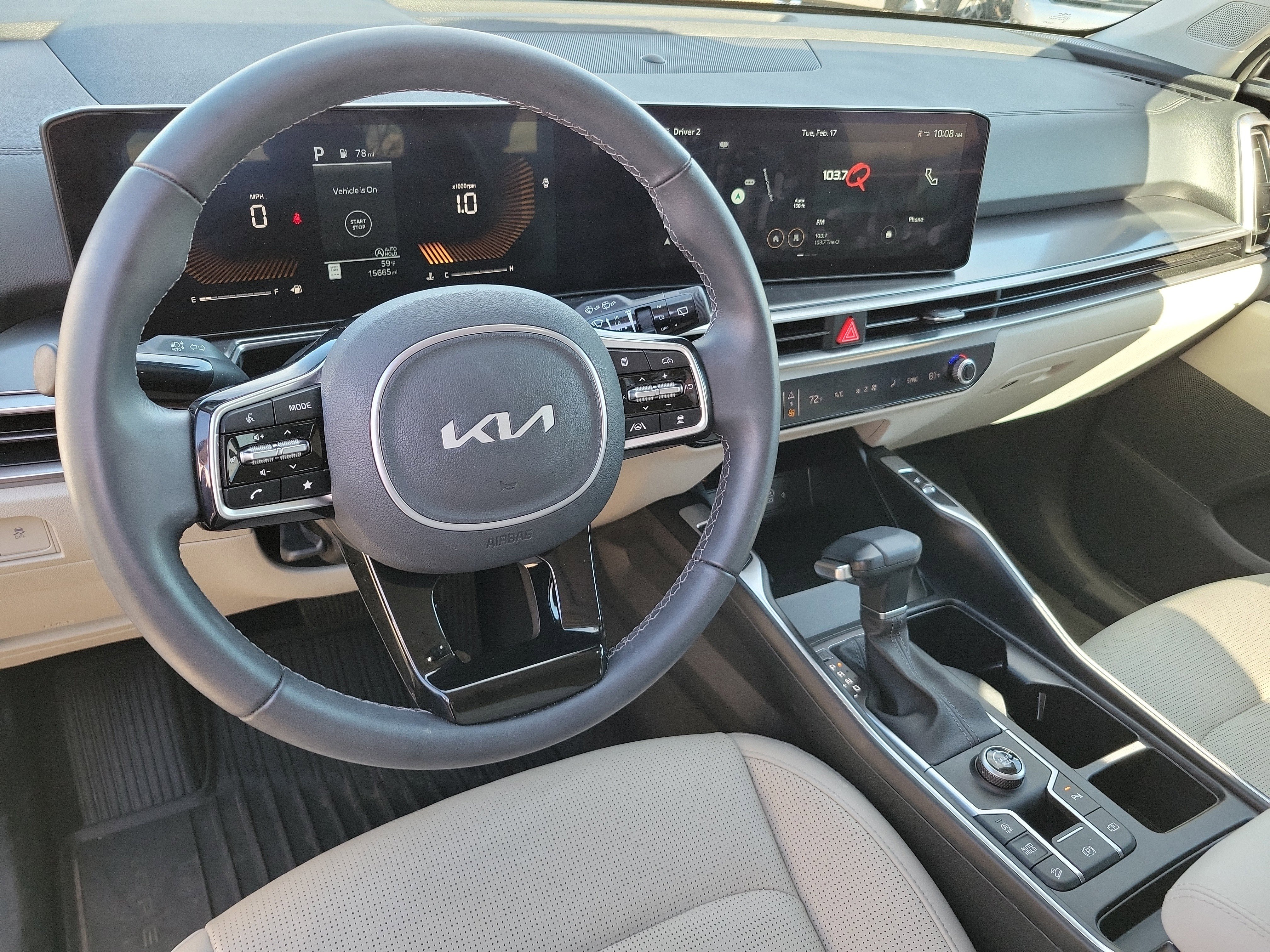 Used 2025 Kia Sorento S w/ Panoramic Sunroof Package image 2