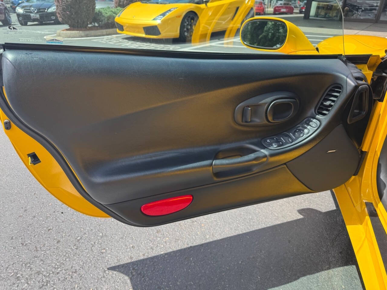 Used 2004 Chevrolet Corvette Z06 w/ Memory Package RWD image 13