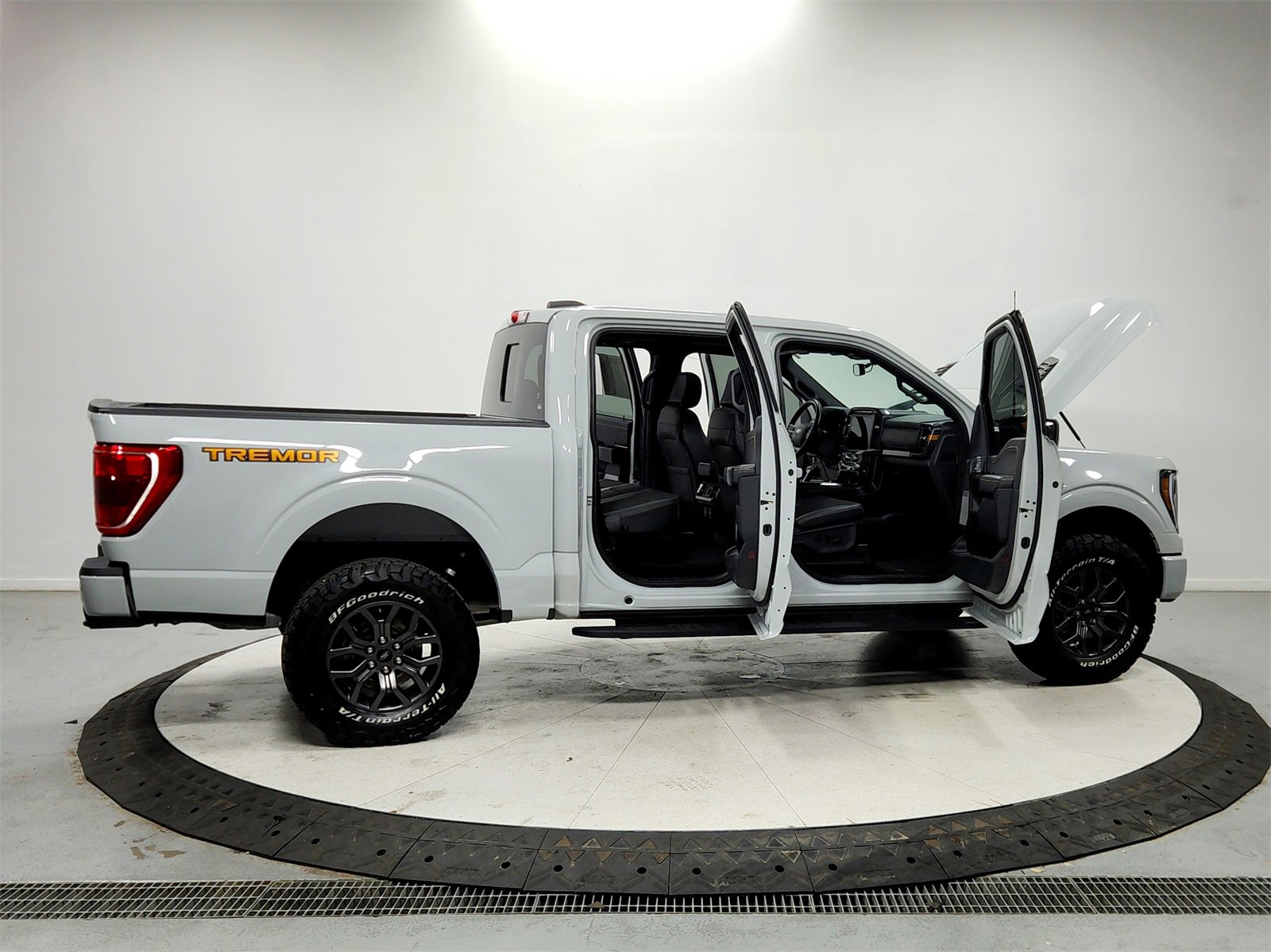 Used 2023 Ford F150 Tremor w/ Trailer Tow Package image 16