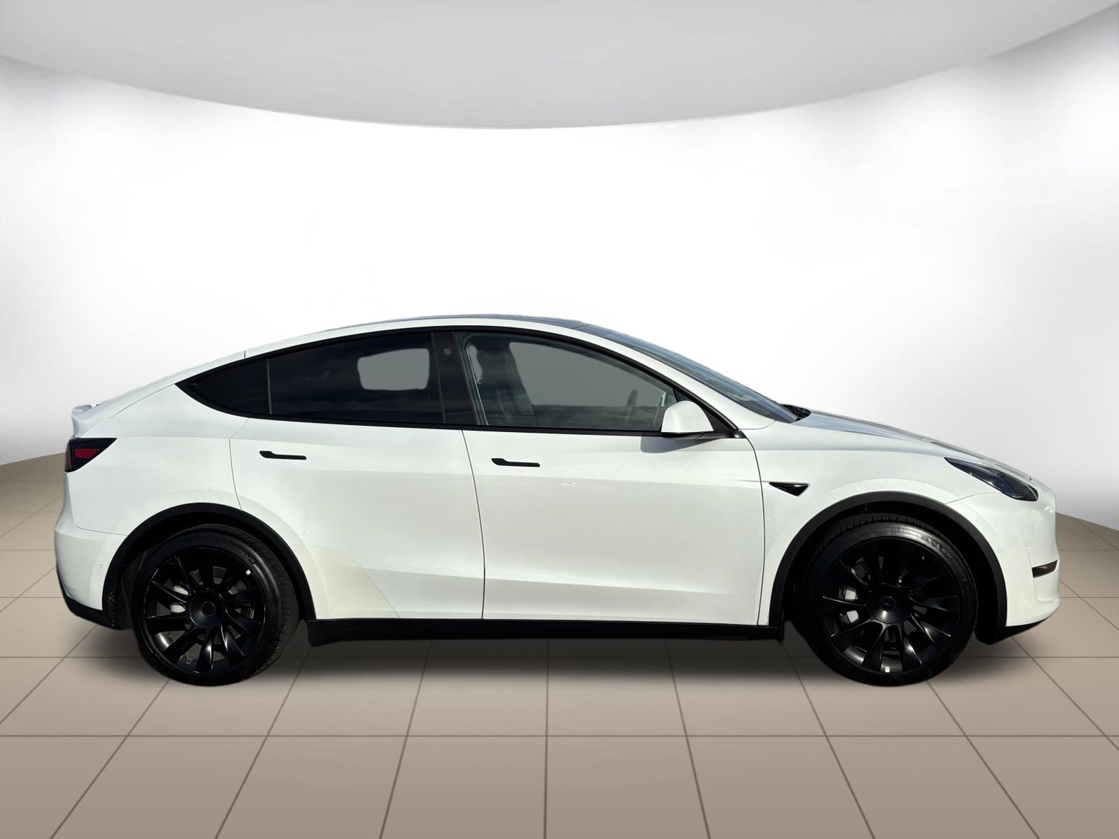 Used 2021 Tesla Model Y Long Range image 8