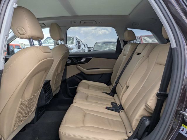 Used 2021 Audi Q7 2.0T Premium Plus w/ Premium Plus Package AWD/4WD image 14