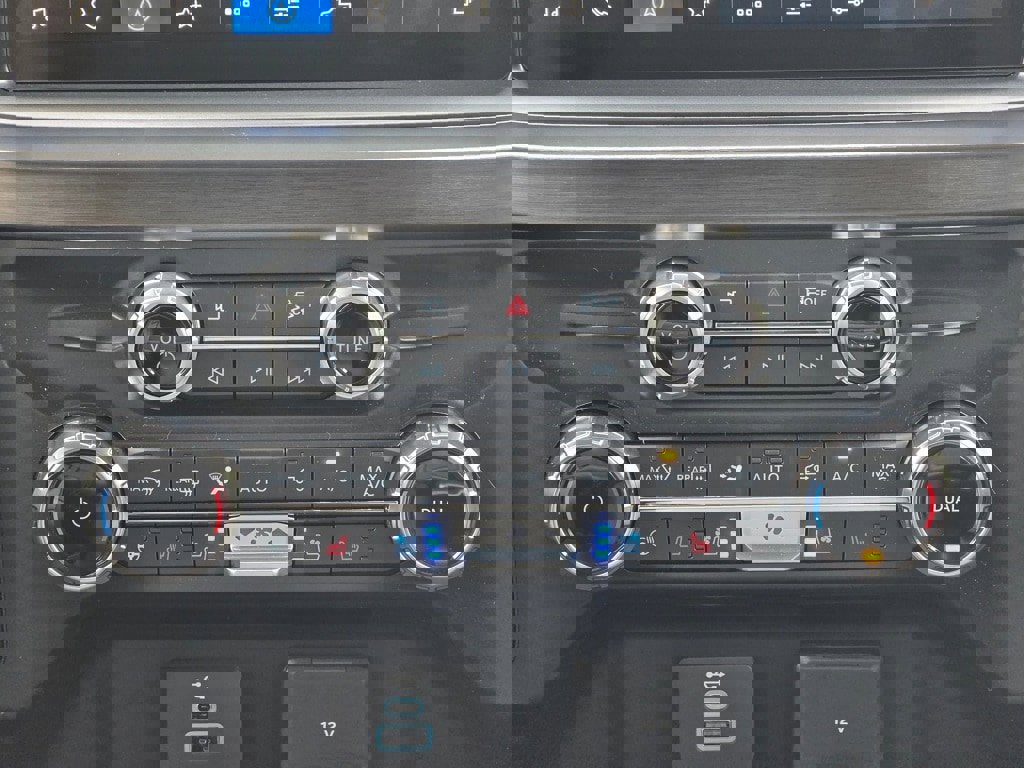 New 2025 Ford F350 Lariat w/ FX4 Off-Road Package image 12