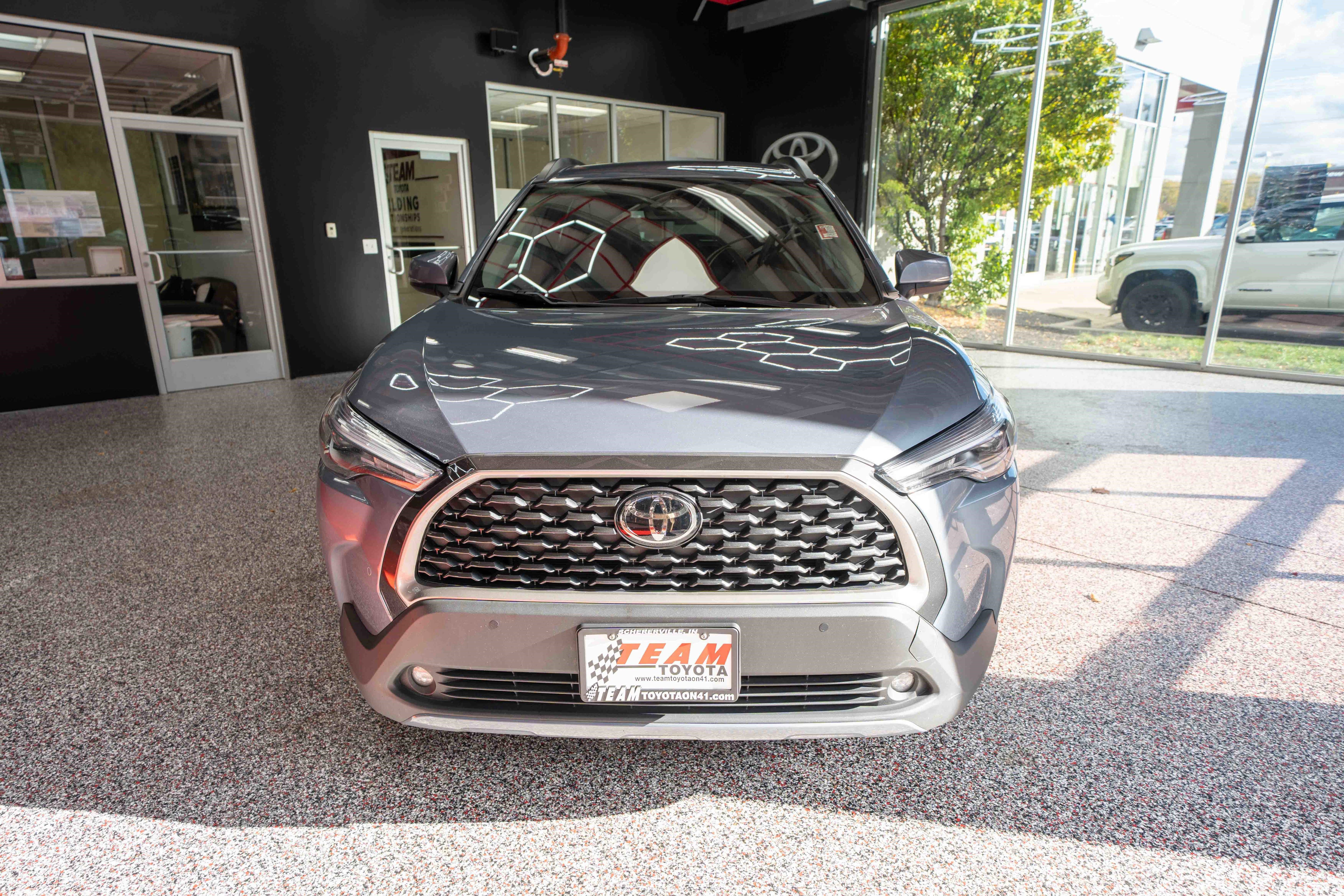 Used 2023 Toyota Corolla Cross XLE image 6