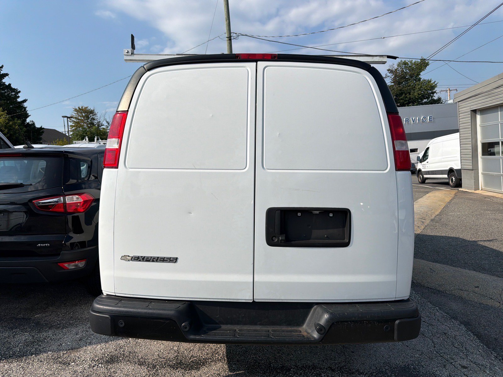 Used 2021 Chevrolet Express 2500 w/ Driver Convenience Package RWD image 8
