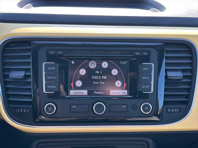 Used 2013 Volkswagen Beetle 2.5 image 24