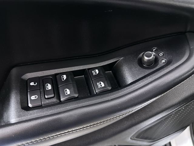 Used 2023 Jeep Grand Cherokee Altitude AWD/4WD image 24