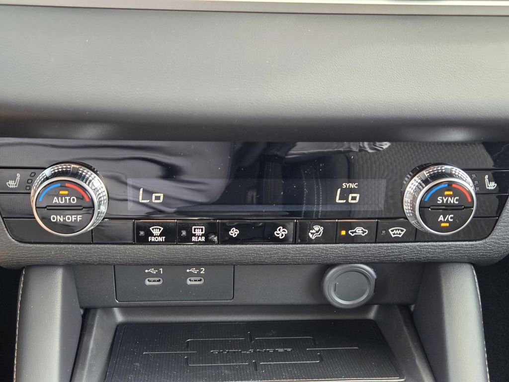 New 2026 Mitsubishi Outlander ES image 14