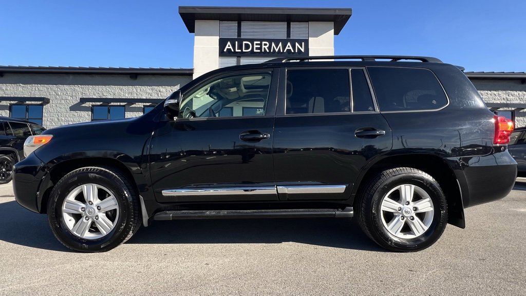 Used 2013 Toyota Land Cruiser image 4