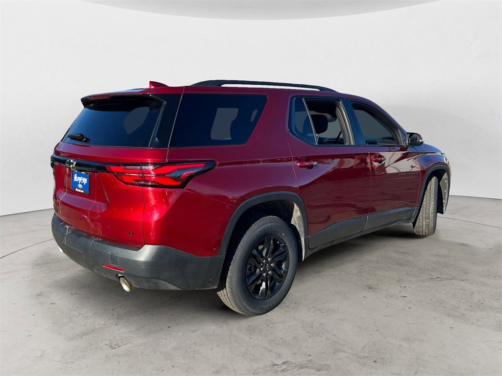 Used 2023 Chevrolet Traverse LT w/ Midnight/Sport Edition image 3
