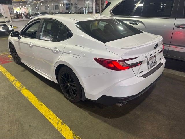 Used 2025 Toyota Camry SE w/ Convenience Package FWD image 2