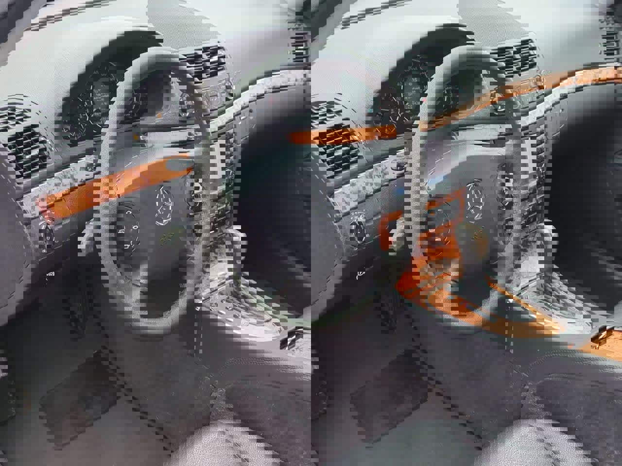 Used 2006 Mercedes-Benz E 350 Sedan image 2