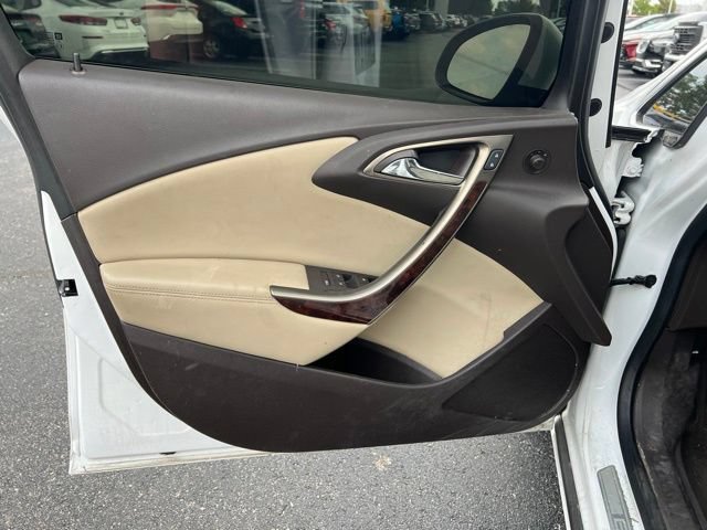 Used 2013 Buick Verano FWD image 24