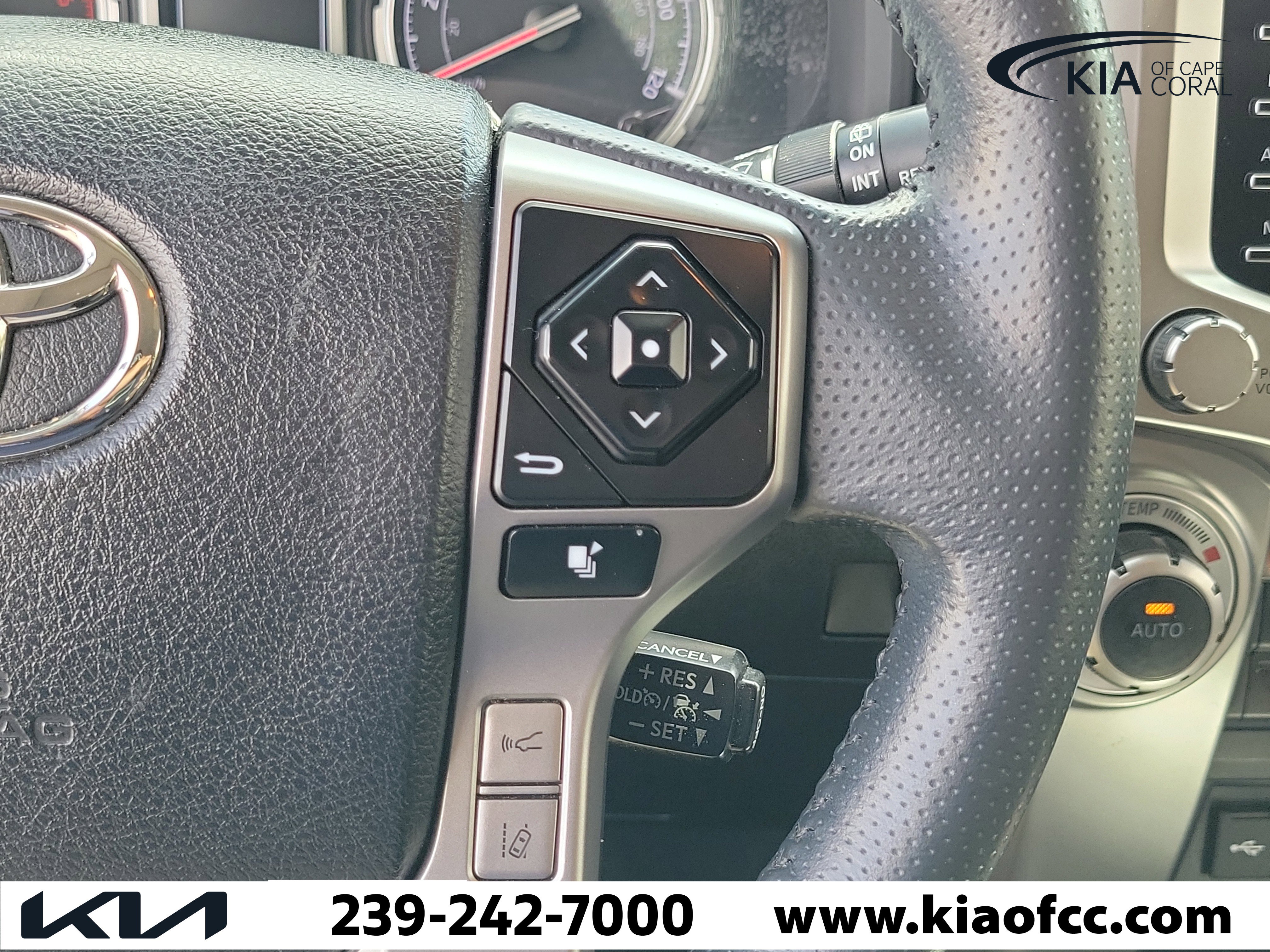 Used 2022 Toyota 4Runner Limited AWD/4WD image 27