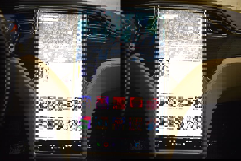 Used 2015 Tesla Model S 85D image 11