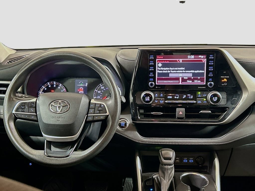 Used 2022 Toyota Highlander L FWD image 18