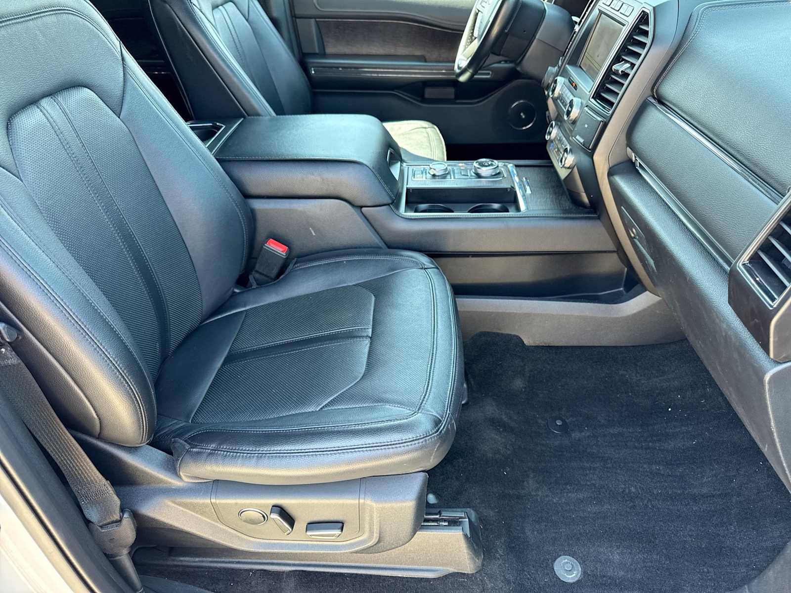 Used 2020 Ford Expedition Limited w/ Special Edition Package AWD/4WD image 17