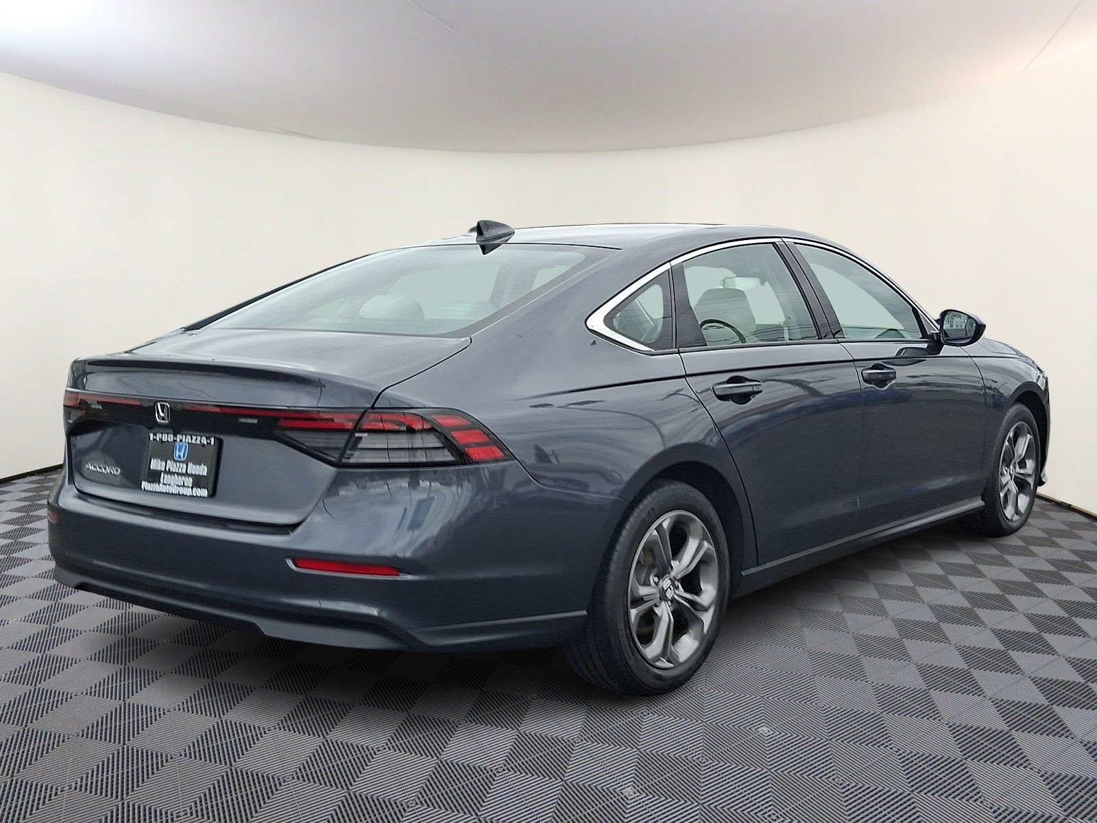 Used 2023 Honda Accord EX image 7