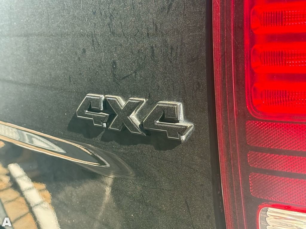 Used 2015 RAM 2500 Laramie w/ Black Appearance Group image 12