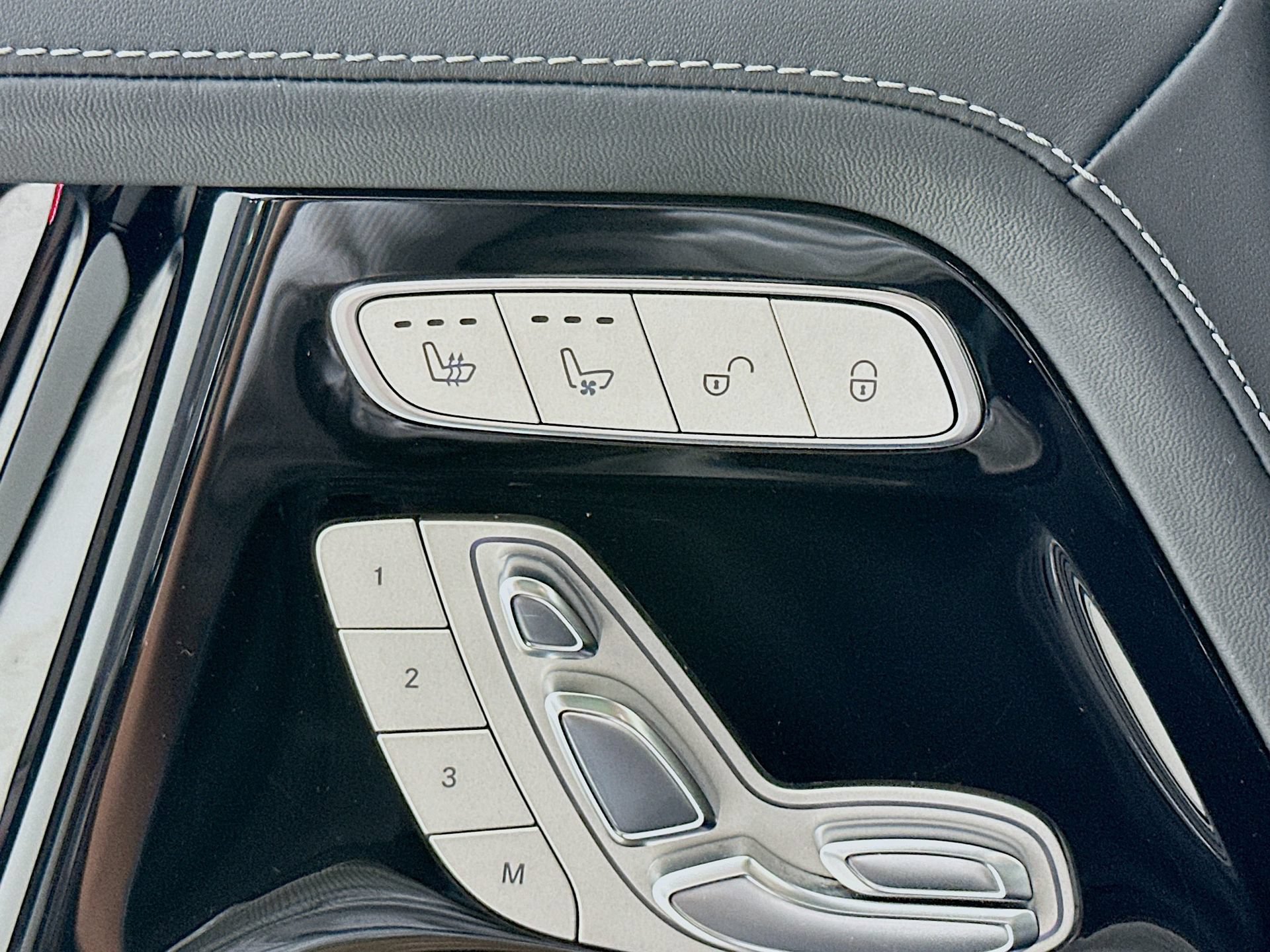 Used 2023 Mercedes-Benz G 550 image 21