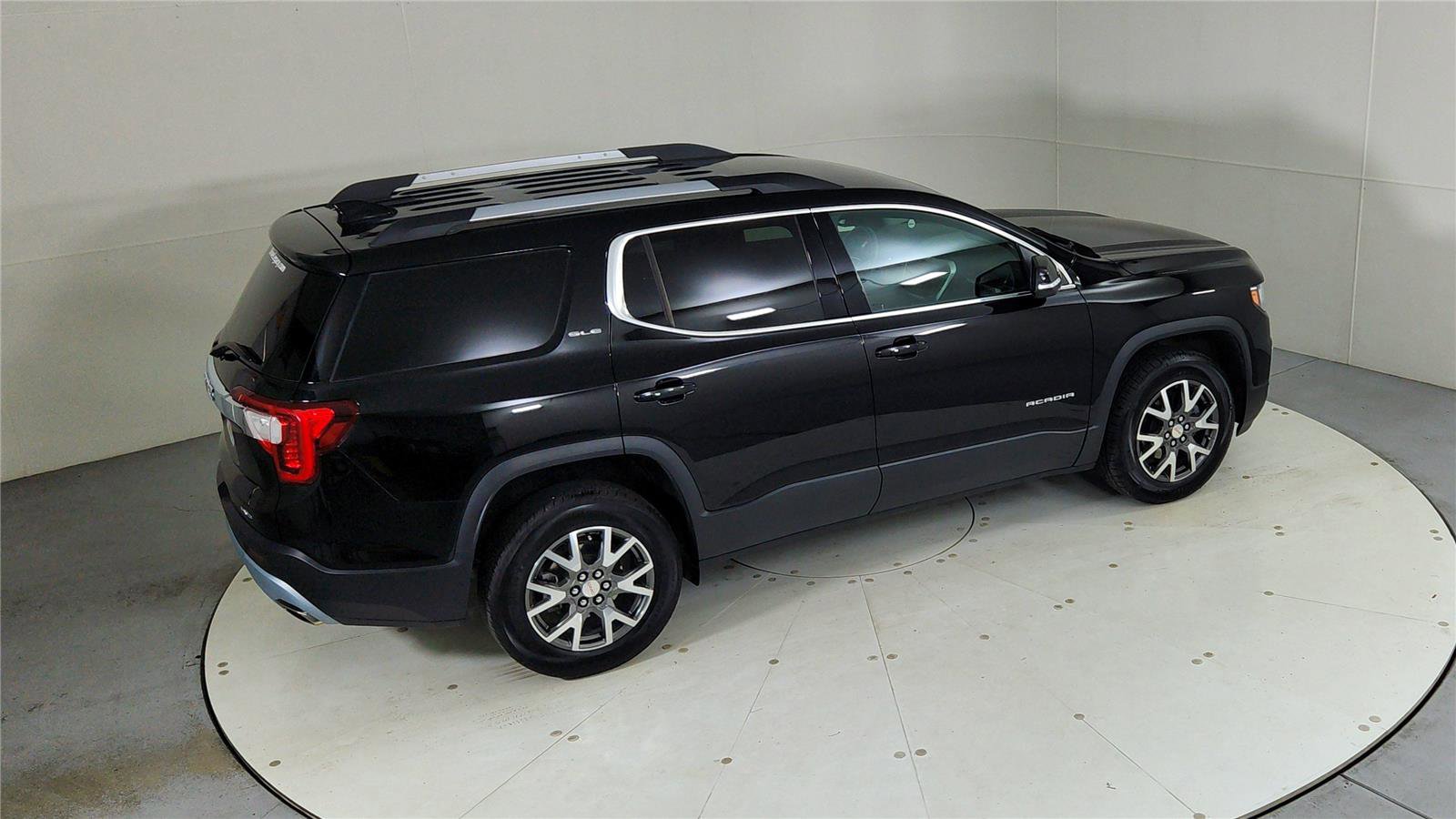 Used 2023 GMC Acadia SLE w/ Driver Convenience Package image 45