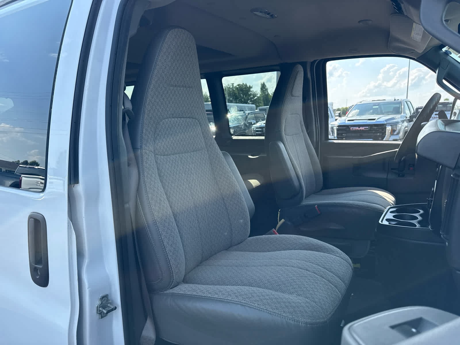 Certified 2024 Chevrolet Express 3500 LT w/ LT Preferred Equipment Group RWD image 19