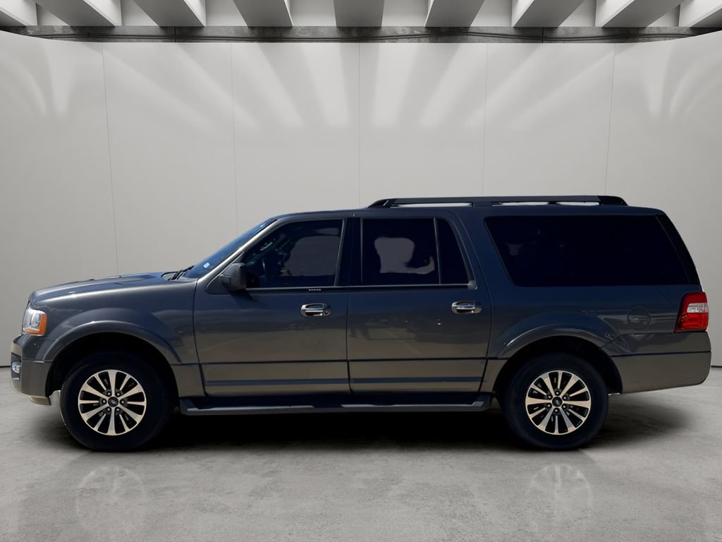 Used 2017 Ford Expedition EL XLT w/ Equipment Group 202A RWD image 3