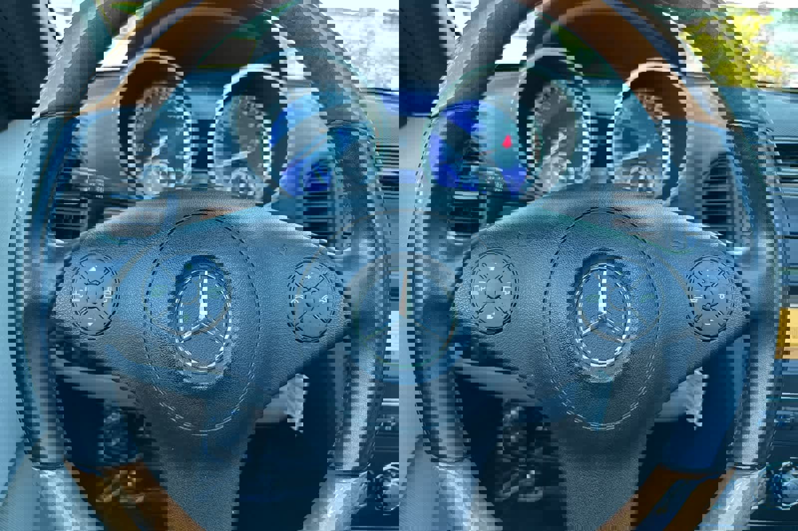 Used 2010 Mercedes-Benz SLK 300 image 17