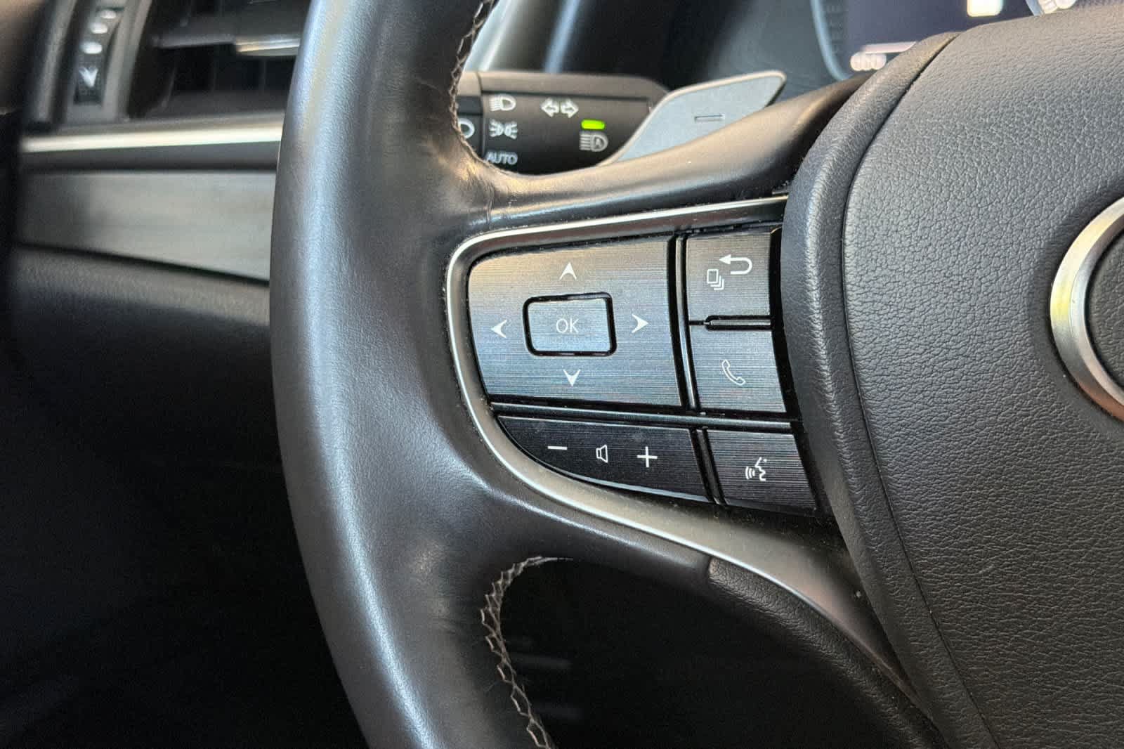 Used 2019 Lexus ES 350 w/ Premium Package FWD image 25