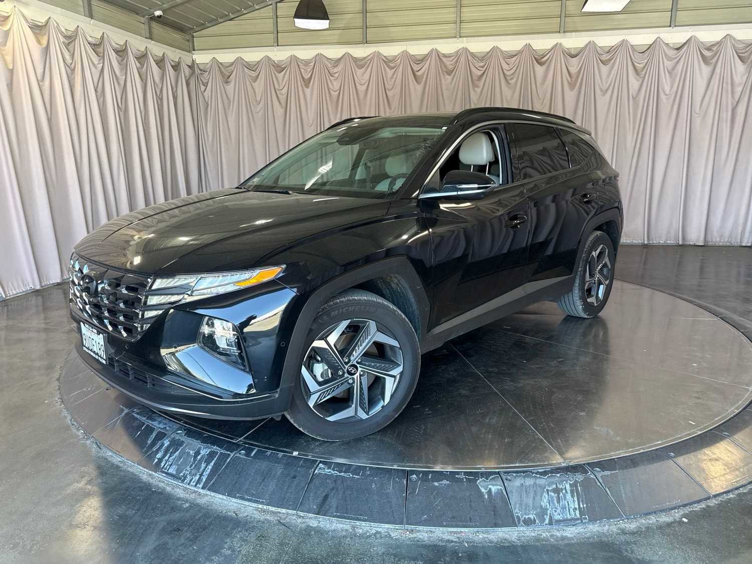 Certified 2024 Hyundai Tucson Limited AWD/4WD image 1