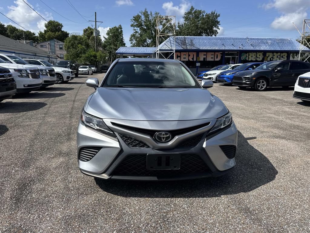 Used 2019 Toyota Camry SE FWD image 2