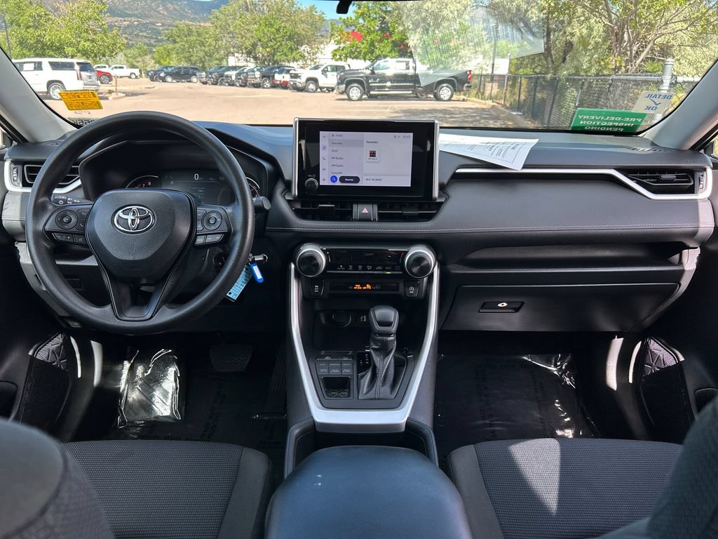 Used 2023 Toyota RAV4 LE AWD/4WD image 6