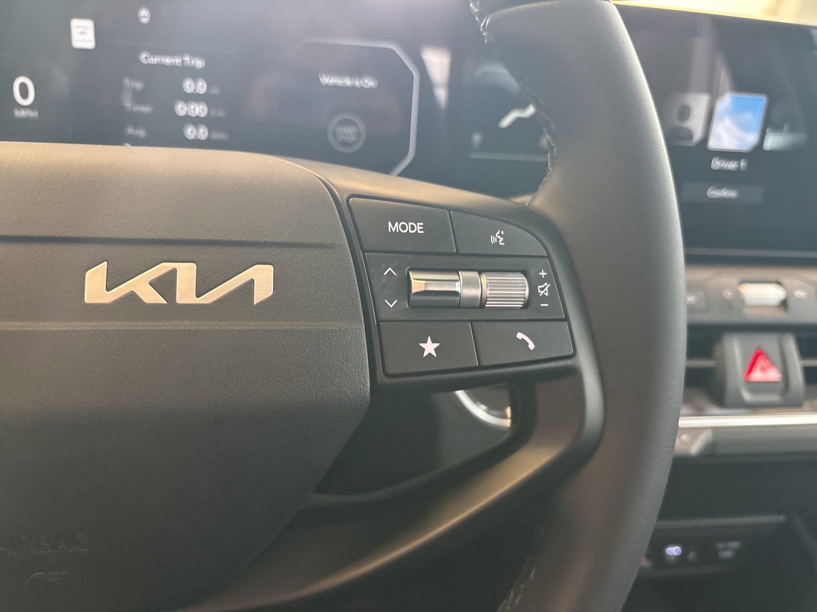 New 2025 Kia K4 EX image 18