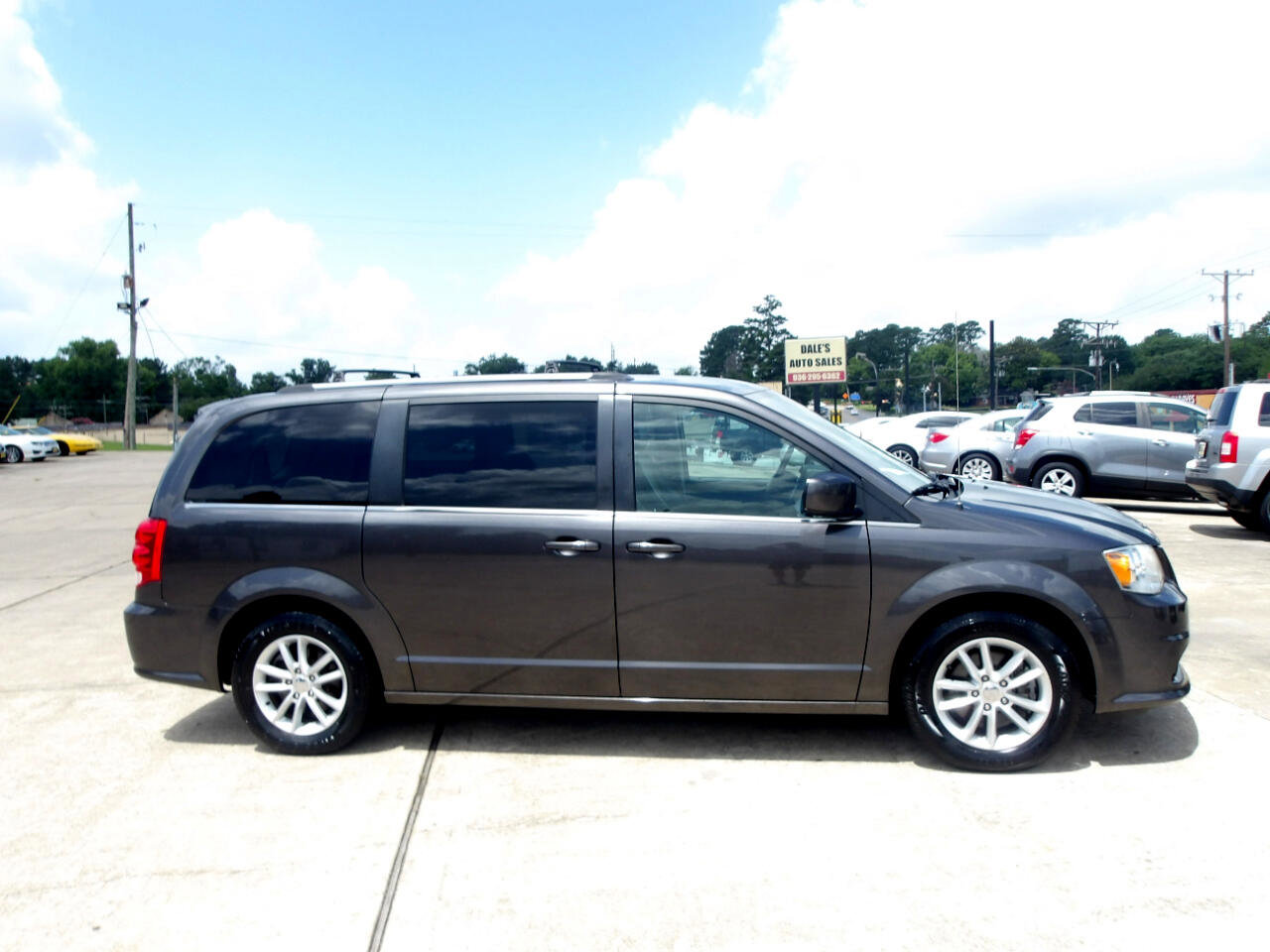 Used 2019 Dodge Grand Caravan SXT image 5