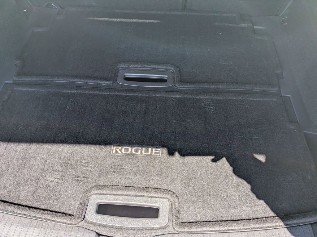 Used 2021 Nissan Rogue Platinum FWD image 24