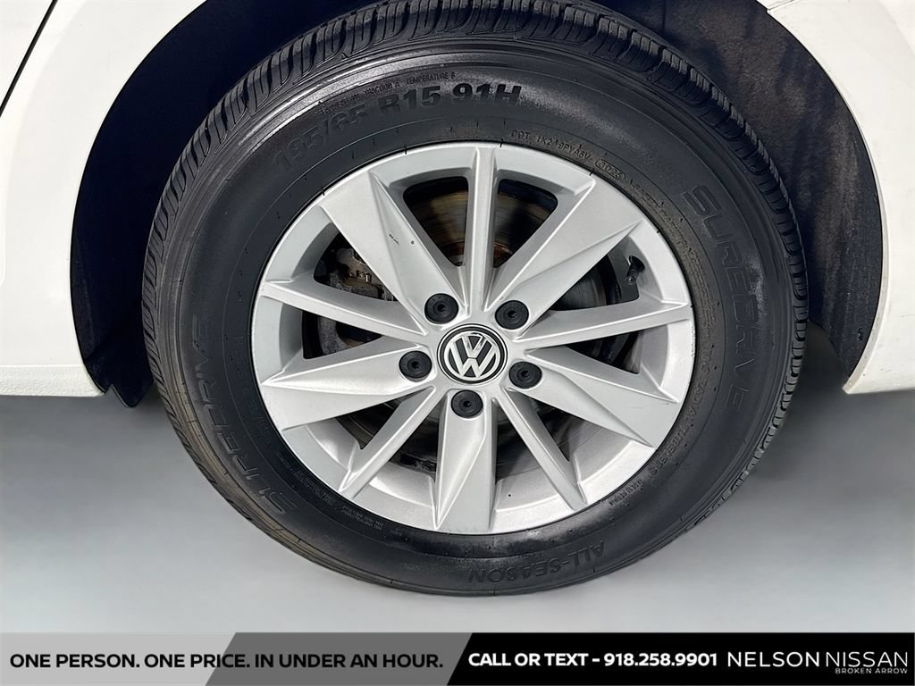 Used 2019 Volkswagen Golf S FWD image 28