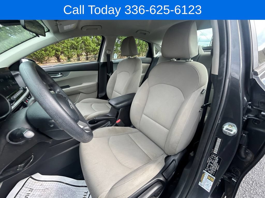 Used 2021 Kia Forte LXS FWD image 19