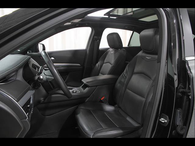 Certified 2022 Cadillac XT4 Premium Luxury w/ Technology Package AWD/4WD image 5