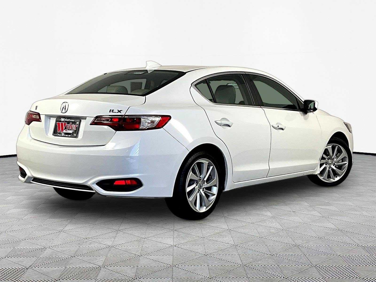 Used 2017 Acura ILX FWD image 6