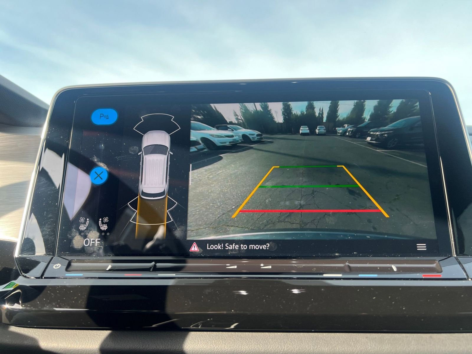 Used 2025 Volkswagen Atlas Cross Sport SE image 17