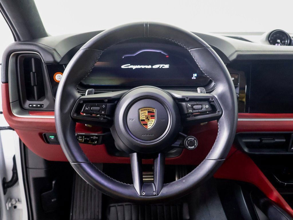 Certified 2025 Porsche Cayenne GTS image 9