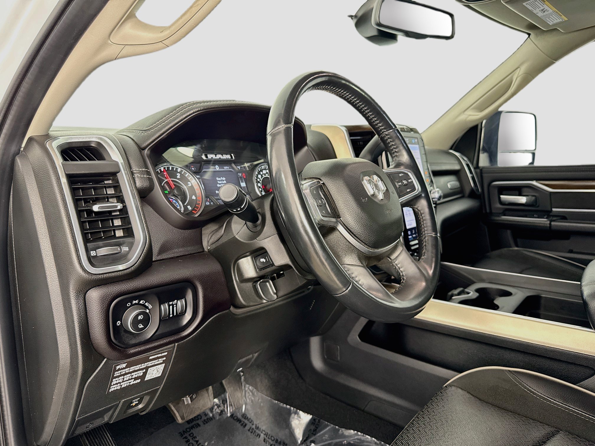 Used 2023 RAM 2500 Laramie AWD/4WD image 11