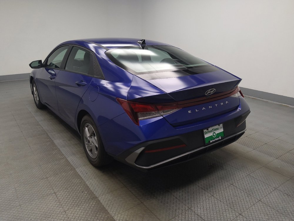 Used 2025 Hyundai Elantra SE FWD image 5