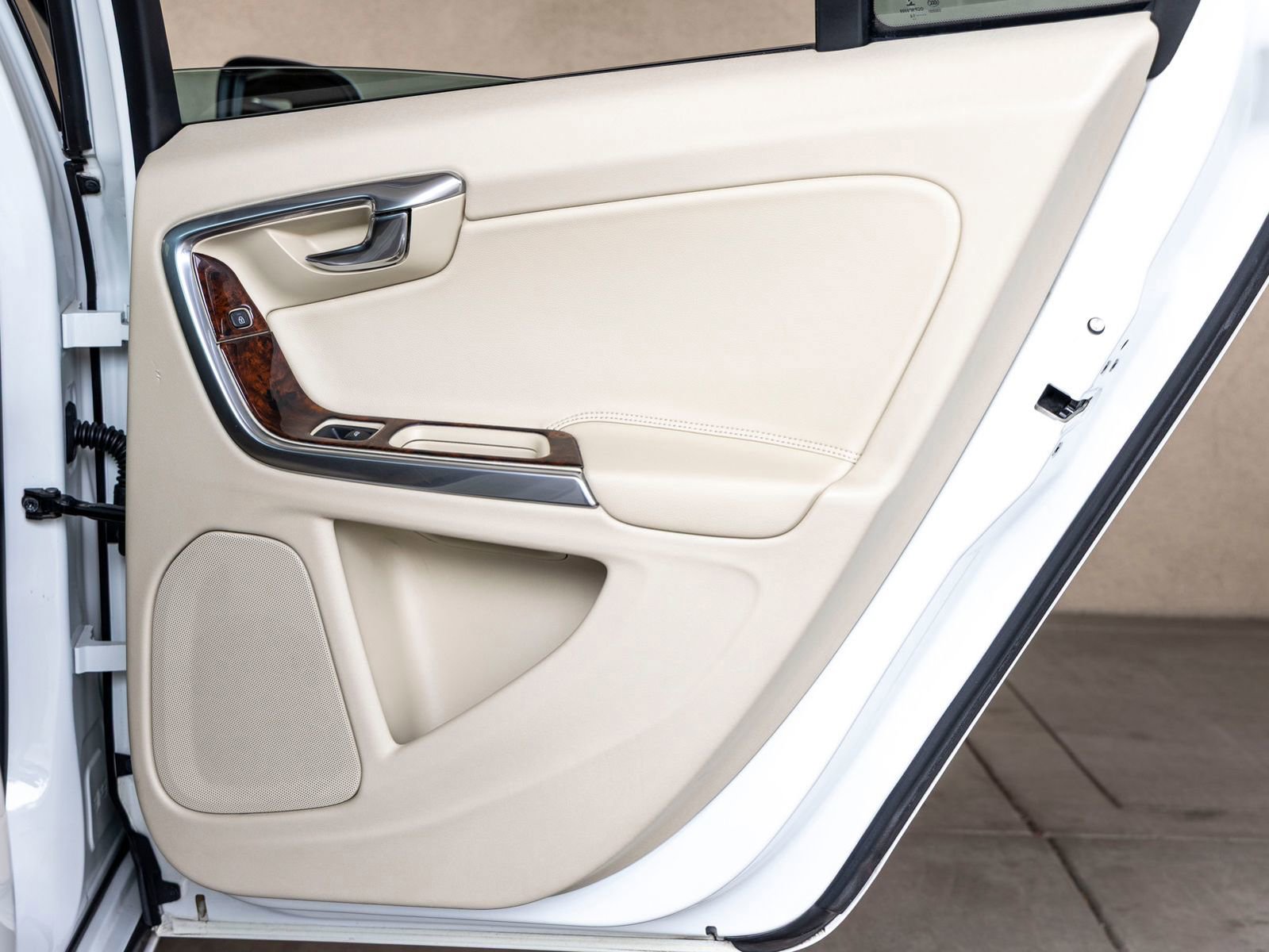 Used 2015 Volvo S60 T5 Premier image 22