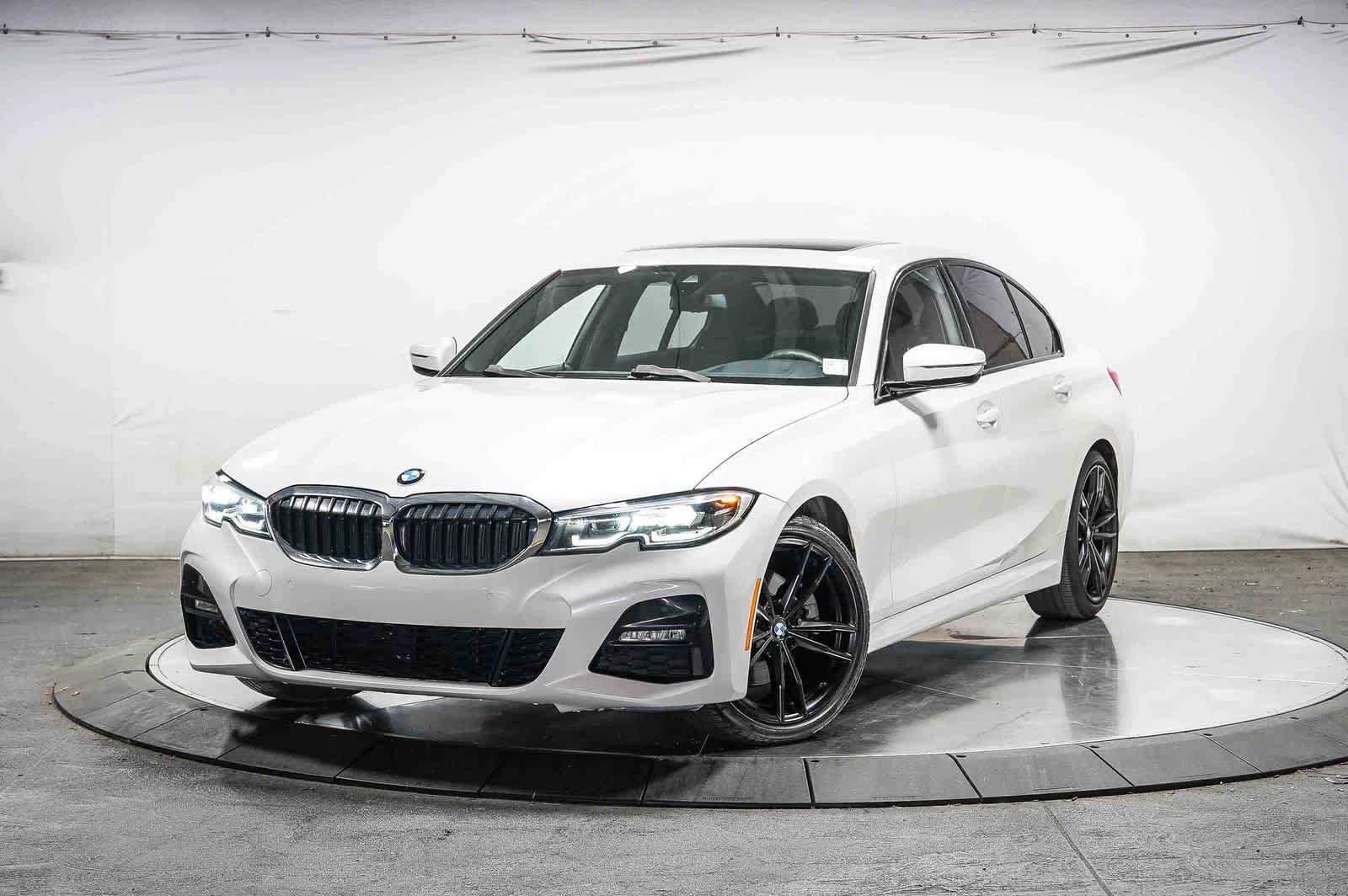 Used 2019 BMW 330i Sedan w/ M Sport Package RWD image 1